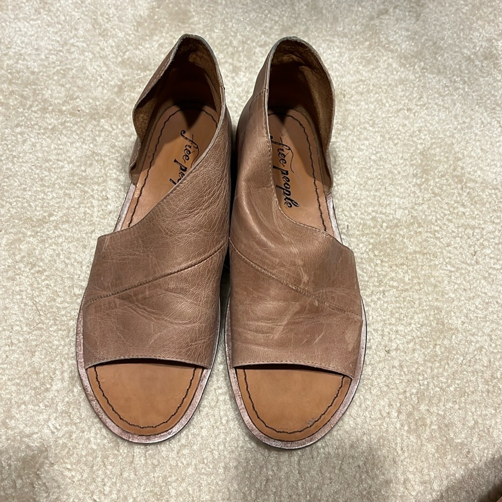 Free People Royale Flat, open toe size 36.5
